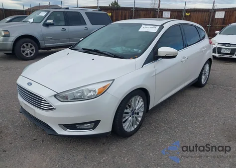 2015 Ford Focus Titanium из США, поврежденный, VIN 1FADP3N2XFL211275